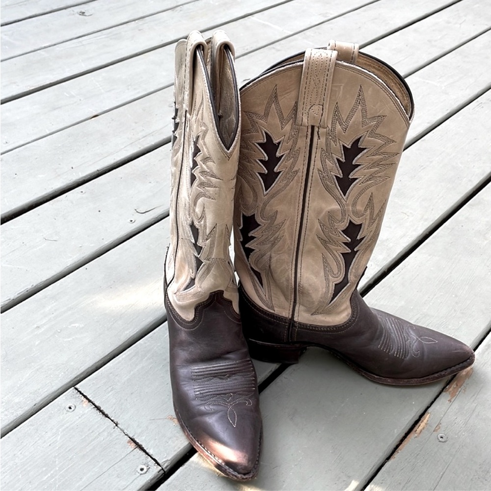 COWBOY Leather brown with tan Dan Boots.